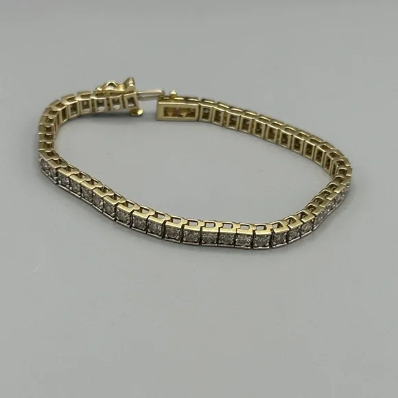 14k Gold and Natural Diamond Bracelet - Picture 5 of 5